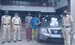 കാറില്‍ കടത്തിയ അഞ്ച് കിലോ കഞ്ചാവുമായി രണ്ടുപേര്‍ പിടിയില്‍