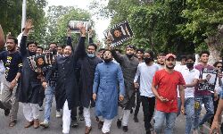 അസം ഖാനെ മോചിപ്പിക്കണമെന്നാവശ്യപ്പെട്ട് അലിഗഡ് വിദ്യാര്‍ഥികള്‍ മാര്‍ച്ച്‌ നടത്തി