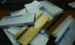 22 നിരോധിത സിഗരറ്റ് പായ്ക്കറ്റുകള്‍ കണ്ടെടുത്തു; വില്‍പനക്കാരന്‍ പിടിയില്‍