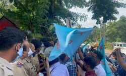 മന്ത്രി വി അബ്ദുറഹ്മാന്റെ ഓഫിസിലേക്ക് കാംപസ് ഫ്രണ്ട് മാര്ച്ച് നടത്തി മന്ത്രി വി അബ്ദുറഹ്മാന്റെ ഓഫിസിലേക്ക് കാംപസ് ഫ്രണ്ട് മാര്ച്ച് നടത്തി