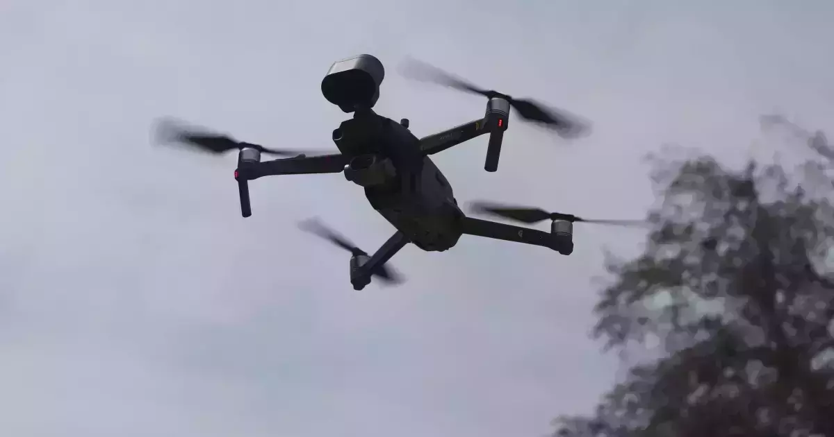 കശ്മീരില് മൂന്ന് ഡ്രോണുകള് കൂടി കണ്ടെത്തി കശ്മീരില് മൂന്ന് ഡ്രോണുകള് കൂടി കണ്ടെത്തി