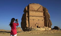 വിദേശ വിനോദ സഞ്ചാരികള്‍ക്ക് പ്രവേശനം അനുവദിച്ച് സൗദി