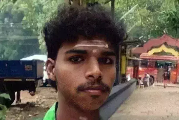 കൊവിഡ് ചികിത്സാ കേന്ദ്രത്തില് രോഗി തൂങ്ങി മരിച്ച നിലയില് കൊവിഡ് ചികിത്സാ കേന്ദ്രത്തില് രോഗി തൂങ്ങി മരിച്ച നിലയില്