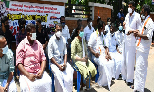 സാക്ഷരത മിഷന്‍ ഡയറക്ടര്‍ പിഎസ് ശ്രീകല മൂന്ന് കോടി തട്ടിയെന്ന്; ഡയറക്ടറുടെ അഴിമതിയില്‍ സമഗ്ര അന്വേഷണം വേണമെന്ന് യൂത്ത് കോണ്‍ഗ്രസ്