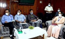 കേരളത്തിലെ കൊവിഡ് വ്യാപനം; കേന്ദ്രസംഘത്തിന്റെ പരിശോധന ഇന്നും തുടരും, നാളെ ആരോഗ്യമന്ത്രിയുമായി കൂടിക്കാഴ്ച കേരളത്തിലെ കൊവിഡ് വ്യാപനം; കേന്ദ്രസംഘത്തിന്റെ പരിശോധന ഇന്നും തുടരും, നാളെ ആരോഗ്യമന്ത്രിയുമായി കൂടിക്കാഴ്ച