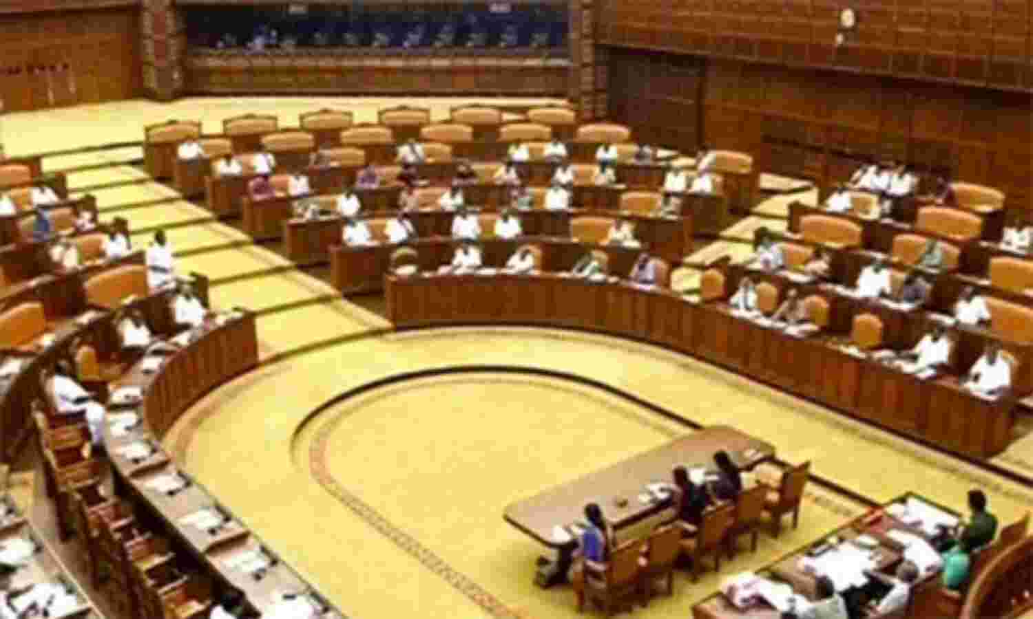 ശിവന്കുട്ടി രാജിവയ്ക്കണം: നിയമസഭയില് ബാനറുയര്ത്തി പ്രതിപക്ഷം; ചട്ടവിരുദ്ധമായതിനാല് അനുവദിക്കില്ലെന്ന് സ്പീക്കര് ശിവന്കുട്ടി രാജിവയ്ക്കണം: നിയമസഭയില് ബാനറുയര്ത്തി പ്രതിപക്ഷം; ചട്ടവിരുദ്ധമായതിനാല് അനുവദിക്കില്ലെന്ന് സ്പീക്കര്