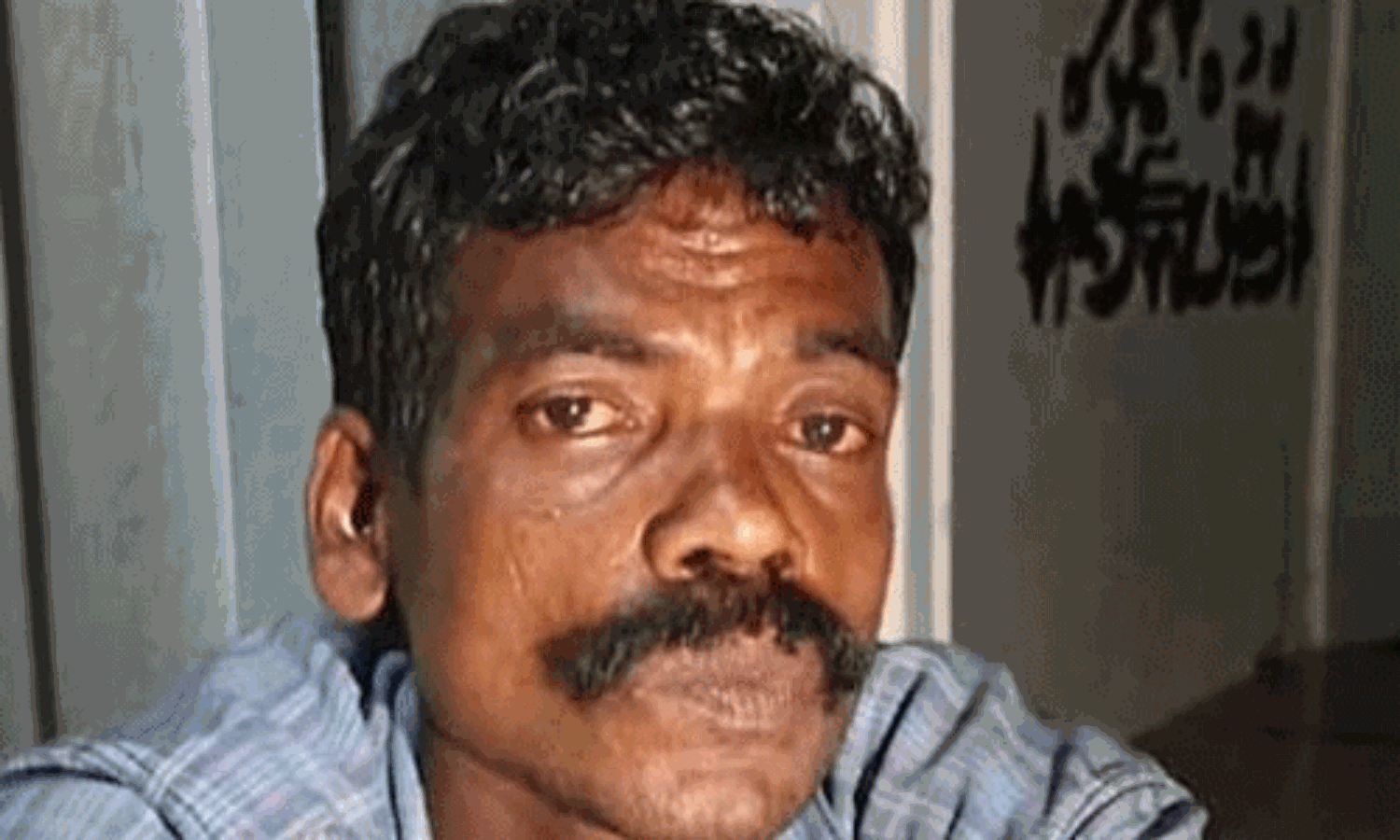 പള്ളിക്കും ക്ഷേത്രത്തിനുമെതിരെ ആക്രമണം; പ്രതിയെ നാട്ടുകാര് ഓടിച്ചിട്ട് പിടികൂടി പള്ളിക്കും ക്ഷേത്രത്തിനുമെതിരെ ആക്രമണം; പ്രതിയെ നാട്ടുകാര് ഓടിച്ചിട്ട് പിടികൂടി