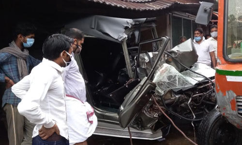 ലോറി ഡ്രൈവര് ഉറങ്ങിപ്പോയി; മോങ്ങത്ത് വാഹനാപകടം, 5 പേര്ക്ക് പരിക്ക് ലോറി ഡ്രൈവര് ഉറങ്ങിപ്പോയി; മോങ്ങത്ത് വാഹനാപകടം, 5 പേര്ക്ക് പരിക്ക്