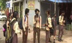 ചത്തിസ്ഗഢില് സ്കൂളുകള് തുറന്നു ചത്തിസ്ഗഢില് സ്കൂളുകള് തുറന്നു