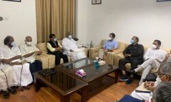 മോക്ക് പാര്ലമെന്റ്: 14 പ്രതിപക്ഷപാര്ട്ടികള് നാളെ യോഗം ചേരും മോക്ക് പാര്ലമെന്റ്: 14 പ്രതിപക്ഷപാര്ട്ടികള് നാളെ യോഗം ചേരും