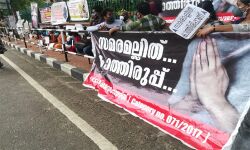 493 പിഎസ്സി റാങ്ക് പട്ടിക കാലാവധി നാളെ അവസാനിക്കും; എല്ജിഎസ് ഉദ്യോഗാര്ഥികള്ക്ക് തിരിച്ചടിയായി ഹൈക്കോടതി വിധിയും 493 പിഎസ്സി റാങ്ക് പട്ടിക കാലാവധി നാളെ അവസാനിക്കും; എല്ജിഎസ് ഉദ്യോഗാര്ഥികള്ക്ക് തിരിച്ചടിയായി ഹൈക്കോടതി വിധിയും