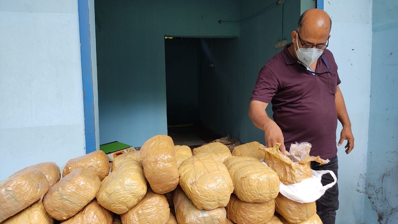കോട്ടക്കലില് വന് കഞ്ചാവ് വേട്ട കോട്ടക്കലില് വന് കഞ്ചാവ് വേട്ട
