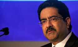 വോഡഫോണ്‍ ഐഡിയ എക്സിക്യൂട്ടീവ് ചെയര്‍മാന്‍ സ്ഥാനമൊഴിഞ്ഞ് കുമാർ മംഗലം ബിർള