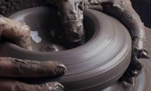 കളിമണ് ഉല്പ്പന്ന നിര്മാണമേഖലയിലുള്ളവര്ക്ക് വായ്പ; ഇപ്പോള് അപേക്ഷിക്കാം കളിമണ് ഉല്പ്പന്ന നിര്മാണമേഖലയിലുള്ളവര്ക്ക് വായ്പ; ഇപ്പോള് അപേക്ഷിക്കാം