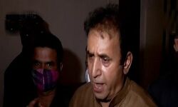 മഹാരാഷ്ട്ര: ദേശ്മുഖിന്റെ സ്ഥാപനങ്ങളില് ഇ ഡിയുടെ റെയ്ഡ് മഹാരാഷ്ട്ര: ദേശ്മുഖിന്റെ സ്ഥാപനങ്ങളില് ഇ ഡിയുടെ റെയ്ഡ്