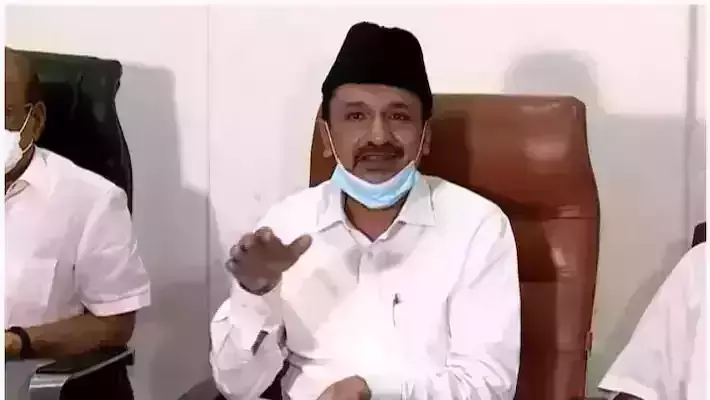 സമസ്തയെയും ലീഗിനെയും തെറ്റിക്കാന് ശ്രമിച്ചാല് നടക്കില്ലെന്ന് സാദിഖലി തങ്ങള് സമസ്തയെയും ലീഗിനെയും തെറ്റിക്കാന് ശ്രമിച്ചാല് നടക്കില്ലെന്ന് സാദിഖലി തങ്ങള്