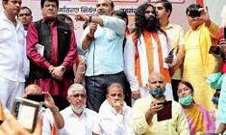 ജന്ദര്മന്ദറിലെ മുസ്ലിം വിരുദ്ധ മുദ്രാവാക്യം; പാര്ലമെന്റില് ഉന്നയിച്ചതോടെ കേസെടുത്തു ജന്ദര്മന്ദറിലെ മുസ്ലിം വിരുദ്ധ മുദ്രാവാക്യം; പാര്ലമെന്റില് ഉന്നയിച്ചതോടെ കേസെടുത്തു