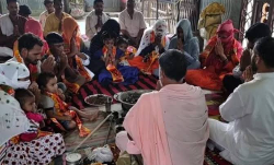 യുപിയില്‍ ഘര്‍വാപ്പസി; ഒരു മുസ് ലിം കുടുംബത്തിലെ 18 പേര്‍ ഹിന്ദുമതത്തിലേക്ക് മാറി