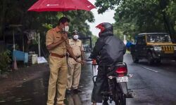 കൊവിഡ്: ക്വാറന്റൈന് ലംഘനം പിടികൂടാന് വാര്ഡ് തലങ്ങളില് നിരീക്ഷണം ശക്തമാക്കി പോലിസ് കൊവിഡ്: ക്വാറന്റൈന് ലംഘനം പിടികൂടാന് വാര്ഡ് തലങ്ങളില് നിരീക്ഷണം ശക്തമാക്കി പോലിസ്