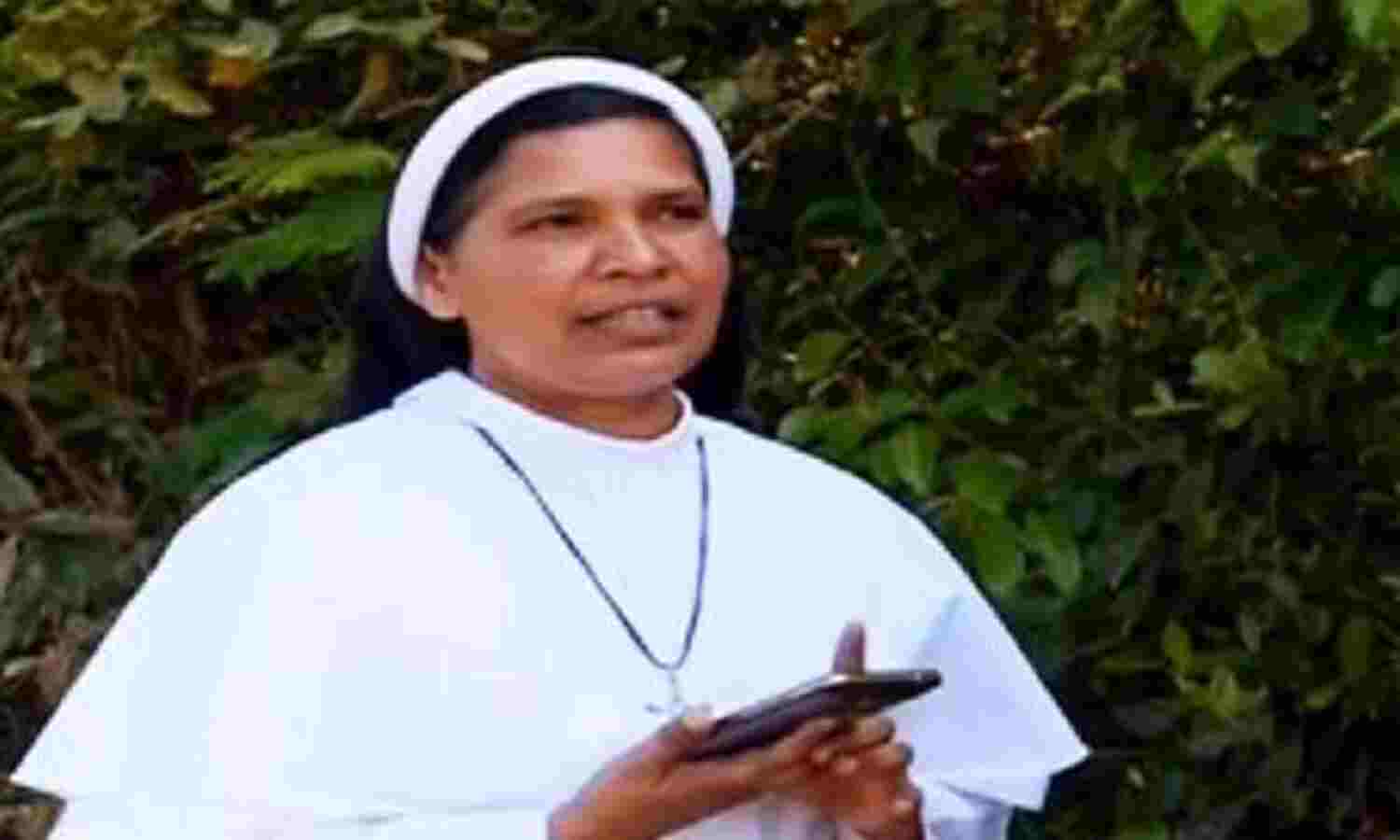 സിസ്റ്റര് ലൂസി കളപ്പുരയ്ക്ക് മഠത്തില് തുടരാമെന്ന് മാനന്തവാടി മുന്സിഫ് കോടതി സിസ്റ്റര് ലൂസി കളപ്പുരയ്ക്ക് മഠത്തില് തുടരാമെന്ന് മാനന്തവാടി മുന്സിഫ് കോടതി