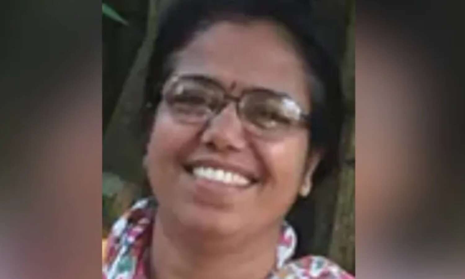 ഭര്ത്താവിന്റെ സുഹൃത്തിനെ വെട്ടാന് ക്വട്ടേഷന്; ബാങ്ക് ഉദ്യോഗസ്ഥ അറസ്റ്റില്, ക്വട്ടേഷന് മൂന്നു ലക്ഷത്തിന് ഭര്ത്താവിന്റെ സുഹൃത്തിനെ വെട്ടാന് ക്വട്ടേഷന്; ബാങ്ക് ഉദ്യോഗസ്ഥ അറസ്റ്റില്, ക്വട്ടേഷന് മൂന്നു ലക്ഷത്തിന്