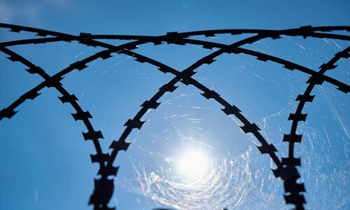 അഫ്ഗാനിസ്താന്: ചാര്കര് ജയിലില് നിന്ന് നൂറു കണക്കിനു തടവുകാര് രക്ഷപ്പെട്ടു അഫ്ഗാനിസ്താന്: ചാര്കര് ജയിലില് നിന്ന് നൂറു കണക്കിനു തടവുകാര് രക്ഷപ്പെട്ടു