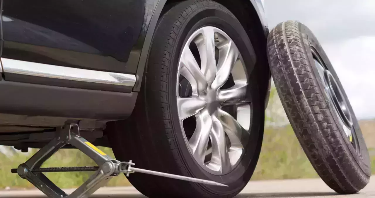 സ്‌പെയര്‍ ടയറിന് വലിപ്പ വ്യത്യാസം; ഉപഭോക്താവിന് നഷ്ടപരിഹാരം നല്‍കാന്‍ ഉത്തരവിട്ട് കോടതി