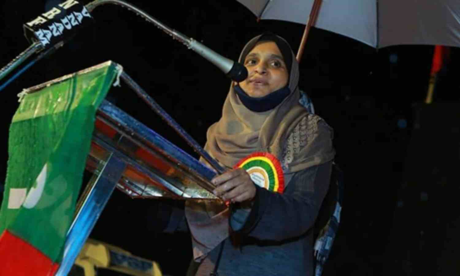 പെരുമ്പാവൂര് ജിഷാ വധക്കേസ് പുനരന്വേഷിക്കണം : ഇര്ഷാന ടീച്ചര് പെരുമ്പാവൂര് ജിഷാ വധക്കേസ് പുനരന്വേഷിക്കണം : ഇര്ഷാന ടീച്ചര്