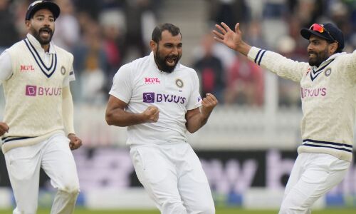 ഷമിയും ബുംറയും സിറാജും ഇന്ത്യയെ രക്ഷിച്ചു; ലോര്‍ഡ്‌സില്‍  ജയം