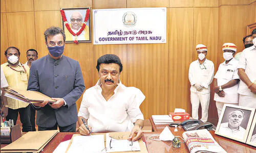 അബ്രാഹ്മണ പൂജാരിമാരുടെ നിയമനം; ബ്രാഹ്മണ പൂജാരിമാരെ പിരിച്ചുവിടാന് നീക്കമെന്ന് വ്യാജപ്രചാരണം അബ്രാഹ്മണ പൂജാരിമാരുടെ നിയമനം; ബ്രാഹ്മണ പൂജാരിമാരെ പിരിച്ചുവിടാന് നീക്കമെന്ന് വ്യാജപ്രചാരണം