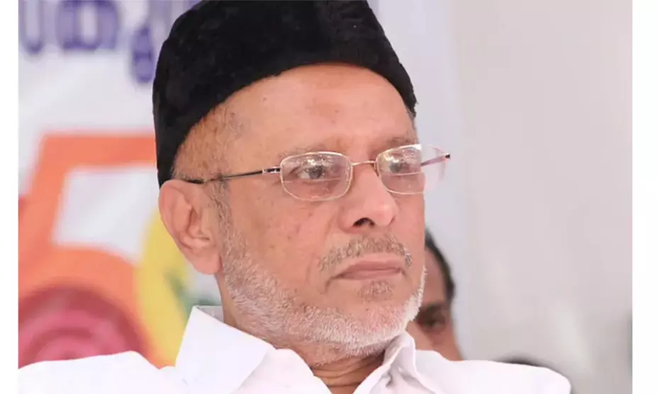 ഹൈദരലി ശിഹാബ് തങ്ങള് ആശുപത്രിവിട്ടു ഹൈദരലി ശിഹാബ് തങ്ങള് ആശുപത്രിവിട്ടു