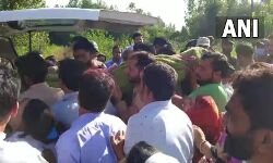 കശ്മീരില് ബിജെപി നേതാവിനെ വധിച്ചു; ഒരു മാസത്തിനിടെ കൊല്ലപ്പെട്ടത് രണ്ട് ബിജെപി നേതാക്കള് കശ്മീരില് ബിജെപി നേതാവിനെ വധിച്ചു; ഒരു മാസത്തിനിടെ കൊല്ലപ്പെട്ടത് രണ്ട് ബിജെപി നേതാക്കള്