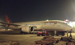 ലണ്ടനില്‍ നിന്നുള്ള യാത്രക്കാരുമായി എയര്‍ ഇന്ത്യ വിമാനം എത്തി