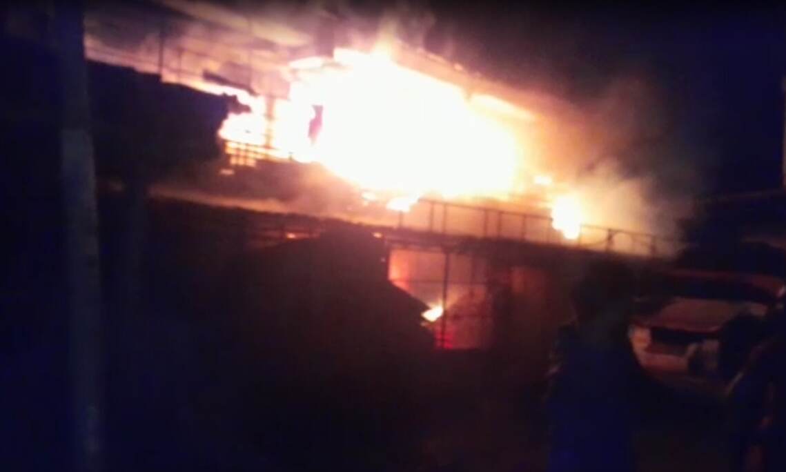 മഞ്ചേരി മാര്ക്കറ്റില് തീപ്പിടിത്തം (വീഡിയോ) മഞ്ചേരി മാര്ക്കറ്റില് തീപ്പിടിത്തം (വീഡിയോ)