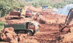 പൊതു അവധി ദിനങ്ങളില് അനധികൃത പ്രവൃത്തി: സ്ക്വാഡ് രൂപീകരിച്ചു പൊതു അവധി ദിനങ്ങളില് അനധികൃത പ്രവൃത്തി: സ്ക്വാഡ് രൂപീകരിച്ചു