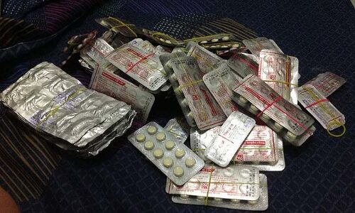 മറ്റുള്ളവര്ക്ക് വേണ്ടി ഖത്തറിലേക്ക് മരുന്ന് എത്തിക്കരുതെന്ന് ഇന്ത്യന് എംബസി മറ്റുള്ളവര്ക്ക് വേണ്ടി ഖത്തറിലേക്ക് മരുന്ന് എത്തിക്കരുതെന്ന് ഇന്ത്യന് എംബസി