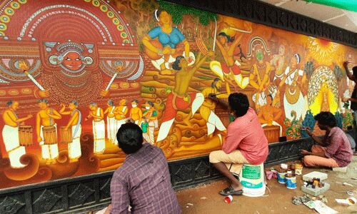 കലയും സംസ്‌കാരവും ചുവരില്‍ ചാലിച്ച് ഗുരുവായൂരിലെ ചുമര്‍ചിത്ര കലാകാരന്മാര്‍