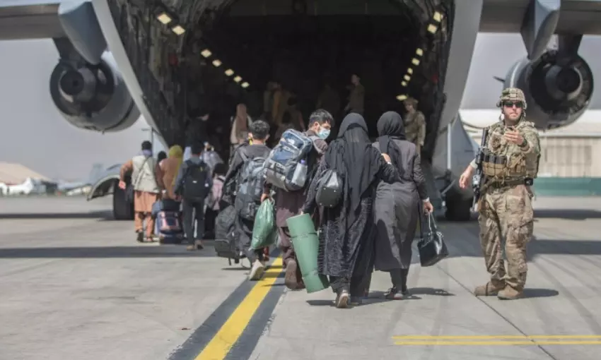 തൊഴില്‍ നൈപുണ്യമുള്ള അഫ്ഗാനികളെ ഒഴിപ്പിക്കുന്നത് നിര്‍ത്തണം; യുഎസിനോട് അഭ്യര്‍ഥിച്ച് താലിബാന്‍