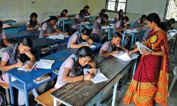 എല്ലാ അധ്യാപകര്‍ക്കും വാക്‌സിന്‍ നല്‍കണമെന്ന് കേന്ദ്രം