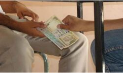 കൈക്കൂലി വാങ്ങുന്നതിനിടെ വില്ലേജ് ജീവനക്കാരന്‍ അറസ്റ്റില്‍