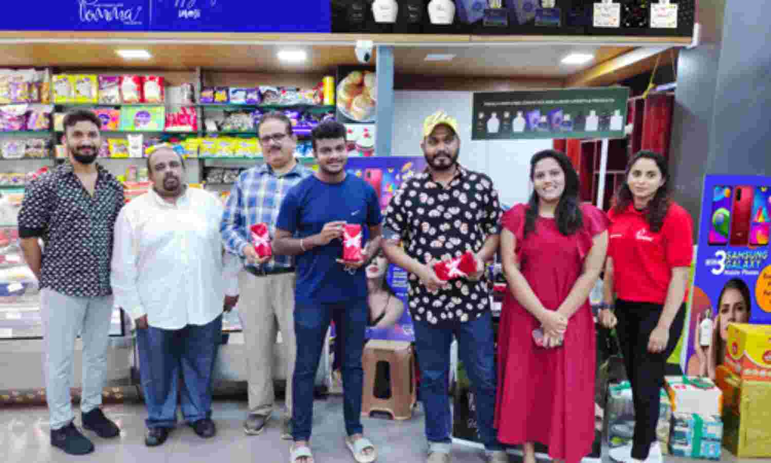 പൊമ്മ പെര്ഫ്യൂംസ് : വിജയികള്ക്ക് ഓണസമ്മാനങ്ങള് നല്കി പൊമ്മ പെര്ഫ്യൂംസ് : വിജയികള്ക്ക് ഓണസമ്മാനങ്ങള് നല്കി