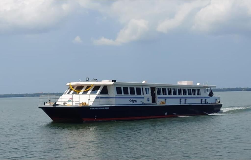 കായല്‍പ്പരപ്പിലൂടെ കുട്ടനാടന്‍ രുചി ആസ്വദിച്ച് യാത്ര; വേഗ സര്‍വ്വീസ് പുനരാരംഭിച്ചു