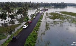 മാരേക്കാട് കടവില് സന്ദര്ശക പ്രവാഹം മാരേക്കാട് കടവില് സന്ദര്ശക പ്രവാഹം