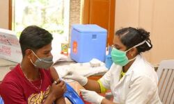 ഇതര സംസ്ഥാന തൊഴിലാളികള്ക്ക് തൊഴിലുടമകള് വാക്സിനേഷന് ഉറപ്പാക്കണമെന്ന് എറണാകുളം ജില്ലാ കളക്ടര് ഇതര സംസ്ഥാന തൊഴിലാളികള്ക്ക് തൊഴിലുടമകള് വാക്സിനേഷന് ഉറപ്പാക്കണമെന്ന് എറണാകുളം ജില്ലാ കളക്ടര്