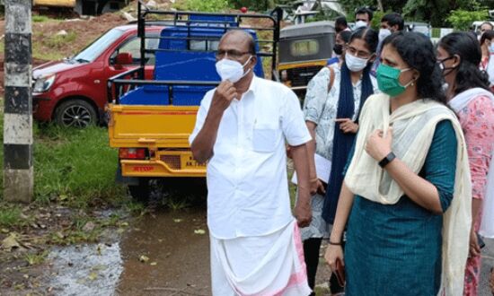 പുള്ള് ആശ്വാസകേന്ദ്രം: കലക്ടര് സ്ഥലം സന്ദര്ശിച്ചു പുള്ള് ആശ്വാസകേന്ദ്രം: കലക്ടര് സ്ഥലം സന്ദര്ശിച്ചു