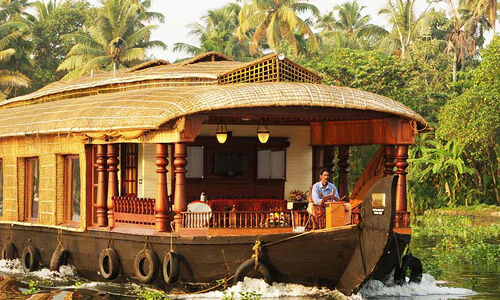 ബയോ ബബിള് പദ്ധതിക്ക് തുടക്കമായി: ആലപ്പുഴയില് ടൂറിസം മേഖലയില് പ്രവര്ത്തിക്കുന്ന നൂറ് ശതമാനം പേര്ക്കും വാക്സിന് നല്കി ബയോ ബബിള് പദ്ധതിക്ക് തുടക്കമായി: ആലപ്പുഴയില് ടൂറിസം മേഖലയില് പ്രവര്ത്തിക്കുന്ന നൂറ് ശതമാനം പേര്ക്കും വാക്സിന് നല്കി