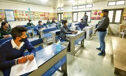 കര്‍ശന വ്യവസ്ഥകളോടെ ഡല്‍ഹിയിലെ സ്‌കൂളുകള്‍ വീണ്ടും തുറന്നു