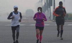 വായുമലിനീകരണം 40 ശതമാനം ഇന്ത്യക്കാരുടെ ആയുസ്സ് 9 വര്ഷം വെട്ടിക്കുറയ്ക്കുന്നുവെന്ന് പഠനം വായുമലിനീകരണം 40 ശതമാനം ഇന്ത്യക്കാരുടെ ആയുസ്സ് 9 വര്ഷം വെട്ടിക്കുറയ്ക്കുന്നുവെന്ന് പഠനം