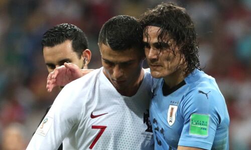 ഏഴാം നമ്പര്; എഡിസണ് കവാനിക്ക് നന്ദി അറിയിച്ച് റൊണാള്ഡോ ഏഴാം നമ്പര്; എഡിസണ് കവാനിക്ക് നന്ദി അറിയിച്ച് റൊണാള്ഡോ