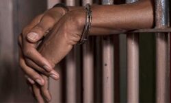 സുഹൃത്തിന്റെ അമ്മയുടെ ചിത്രങ്ങള് മോര്ഫ് ചെയ്ത് വില്പന; യുവാവ് പിടിയില് സുഹൃത്തിന്റെ അമ്മയുടെ ചിത്രങ്ങള് മോര്ഫ് ചെയ്ത് വില്പന; യുവാവ് പിടിയില്